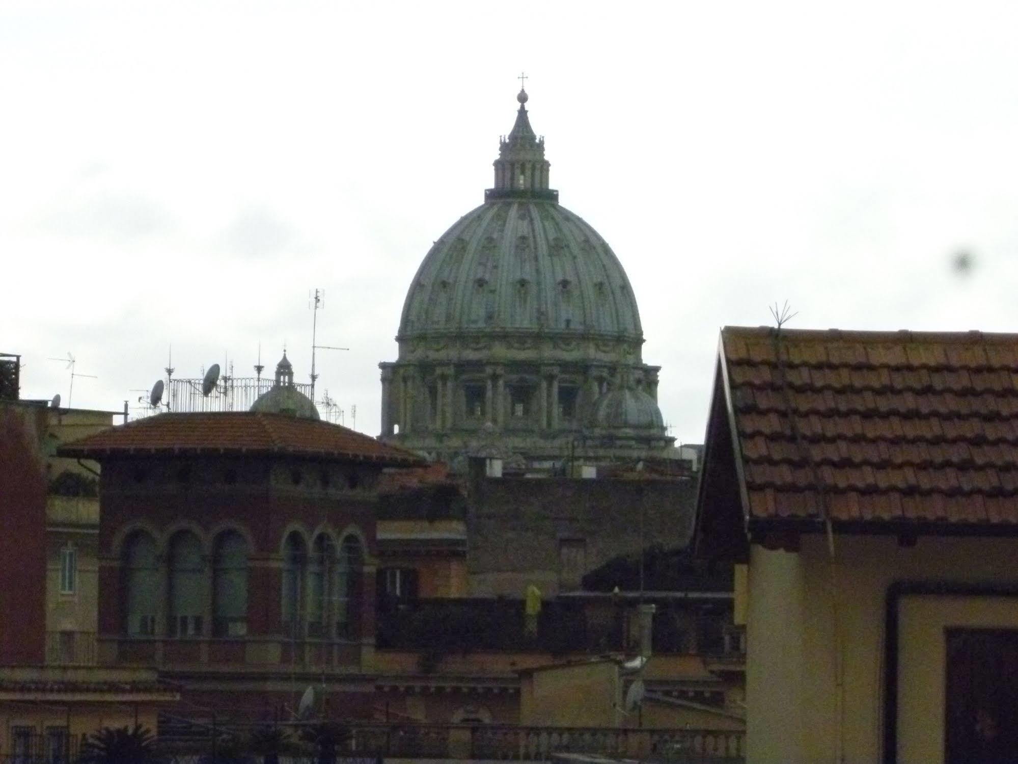 San Pietro Arte In Suite Rome Bagian luar foto